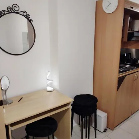 Apartment Elegant With Balcony & 1 Gbps Fiber *