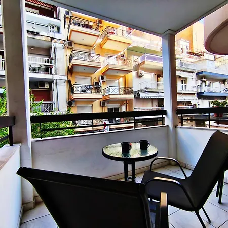 Elegant With Balcony & 1 Gbps Fiber Tesalónica